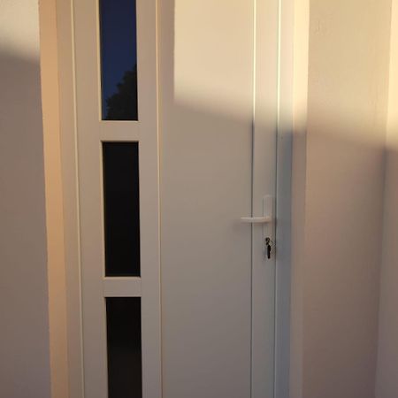 Central Studio Apartment プーラ エクステリア 写真