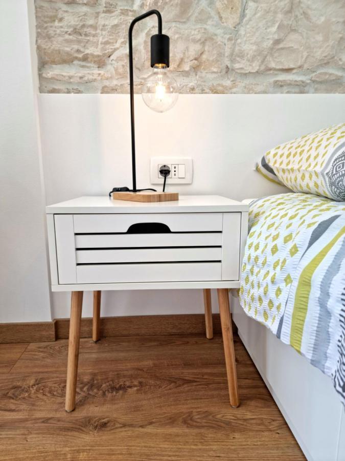 Central Studio Apartment プーラ エクステリア 写真