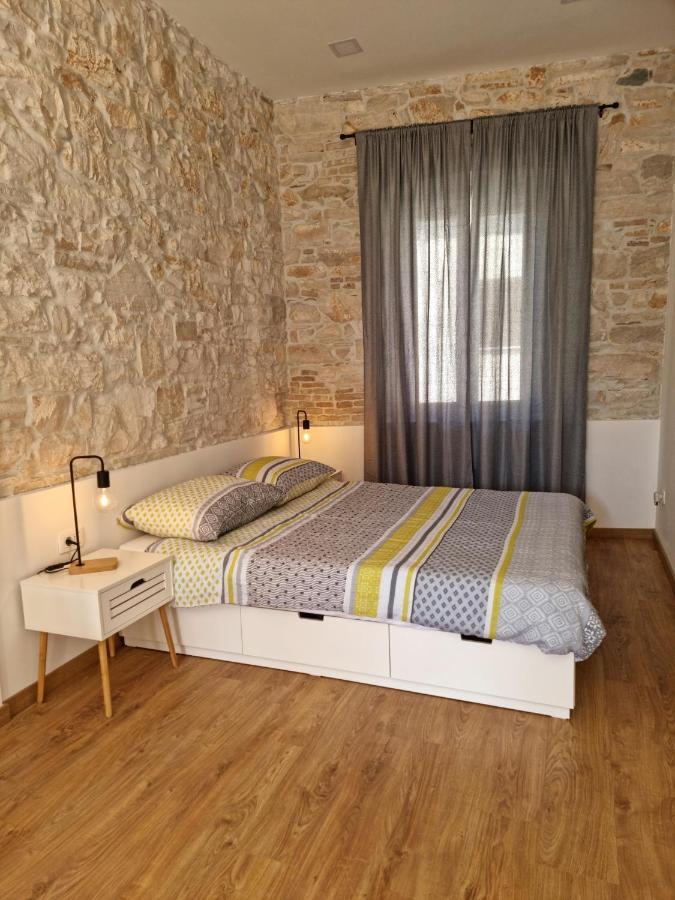 Central Studio Apartment プーラ エクステリア 写真
